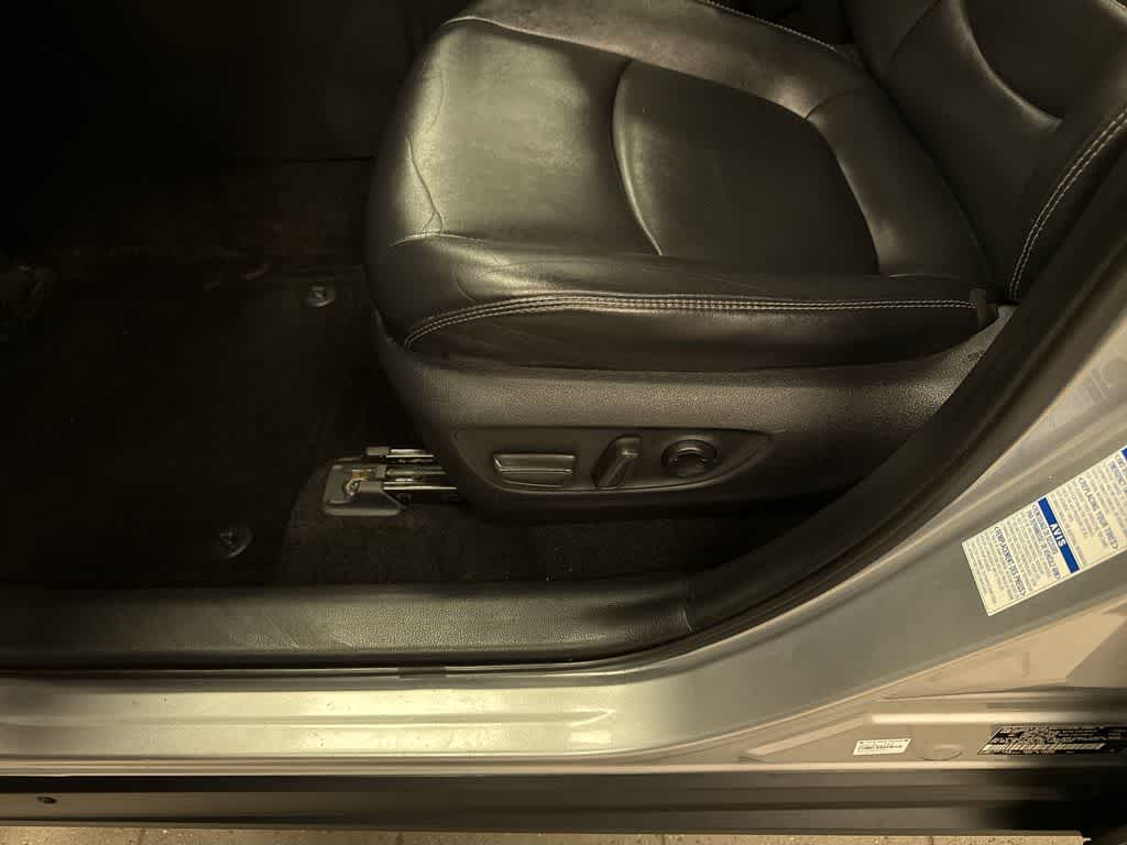 Toyota RAV4 XLE Premium 2021