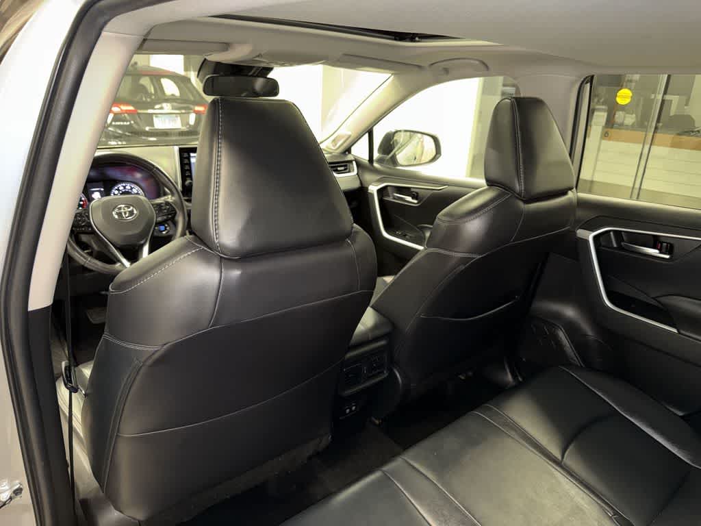 Toyota RAV4 XLE Premium 2021