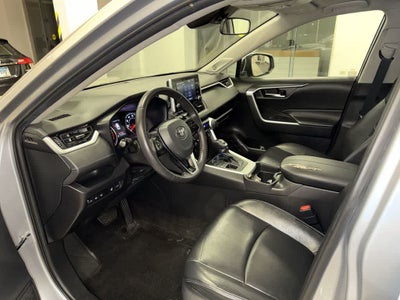 Toyota RAV4 XLE Premium 2021