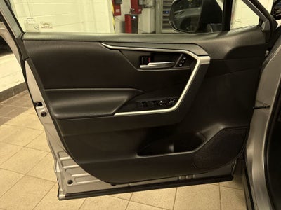 Toyota RAV4 XLE Premium 2021