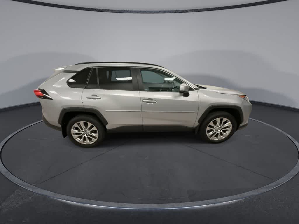 Toyota RAV4 XLE Premium 2021