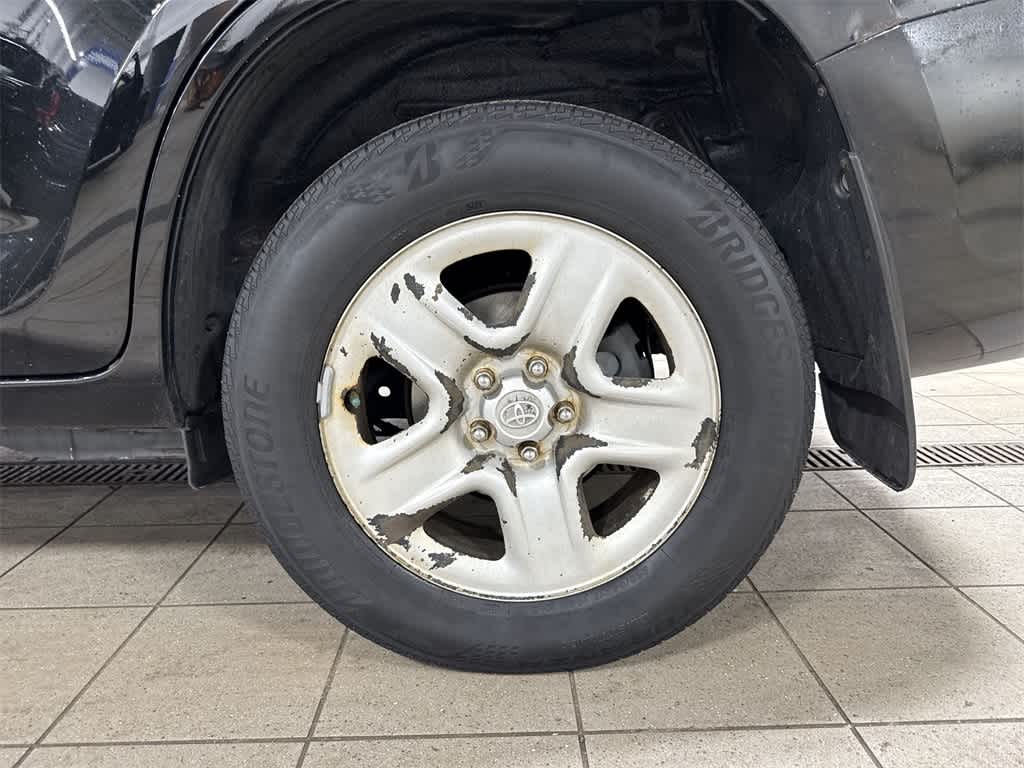 Toyota RAV4 4WD 4 puertas, 4 cilindros, transmisión automática de 4 velocidades (nacional) 2011