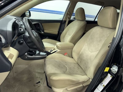 Toyota RAV4 4WD 4 puertas, 4 cilindros, transmisión automática de 4 velocidades (nacional) 2011