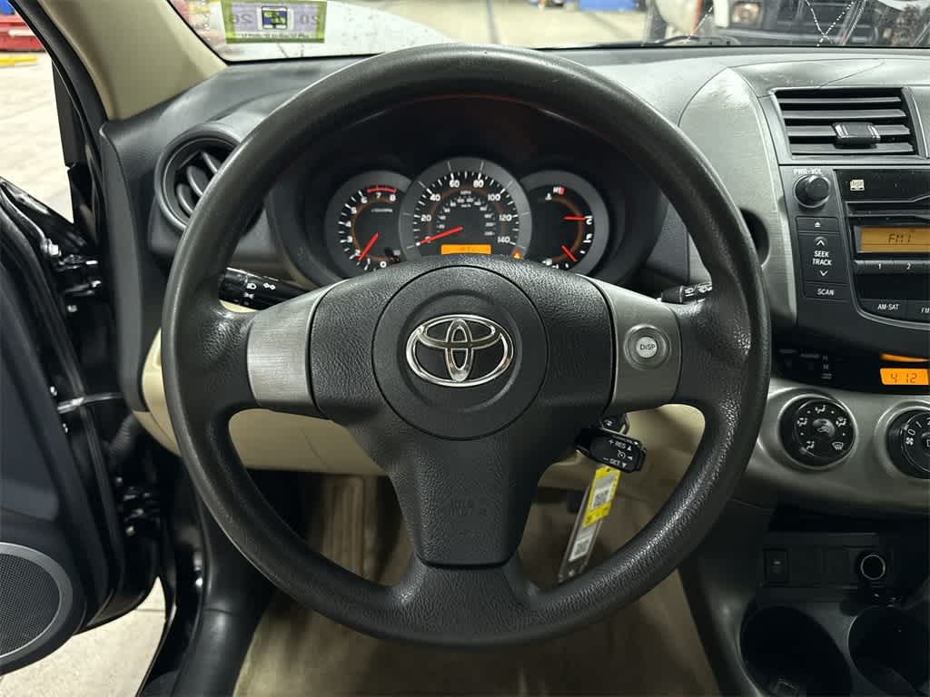 Toyota RAV4 4WD 4 puertas, 4 cilindros, transmisión automática de 4 velocidades (nacional) 2011