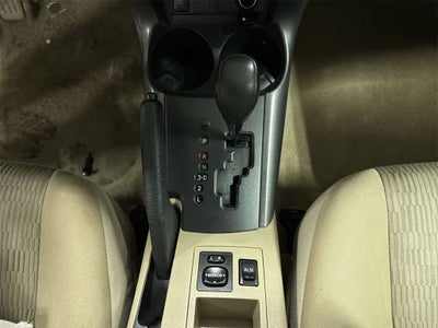 Toyota RAV4 4WD 4 puertas, 4 cilindros, transmisión automática de 4 velocidades (nacional) 2011