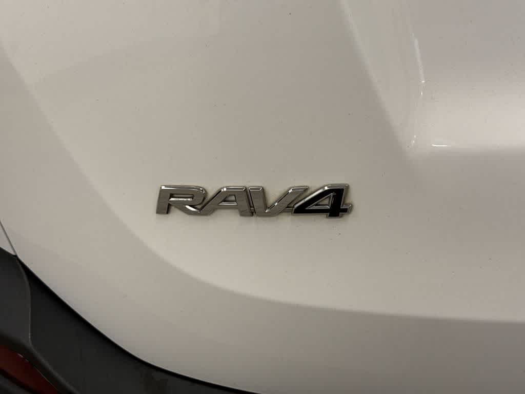Toyota RAV4 LE 2015