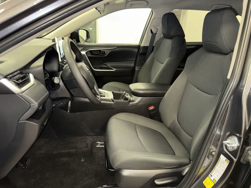 Toyota RAV4 LE 2023