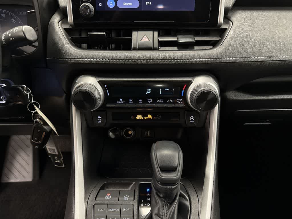 Toyota RAV4 LE 2023