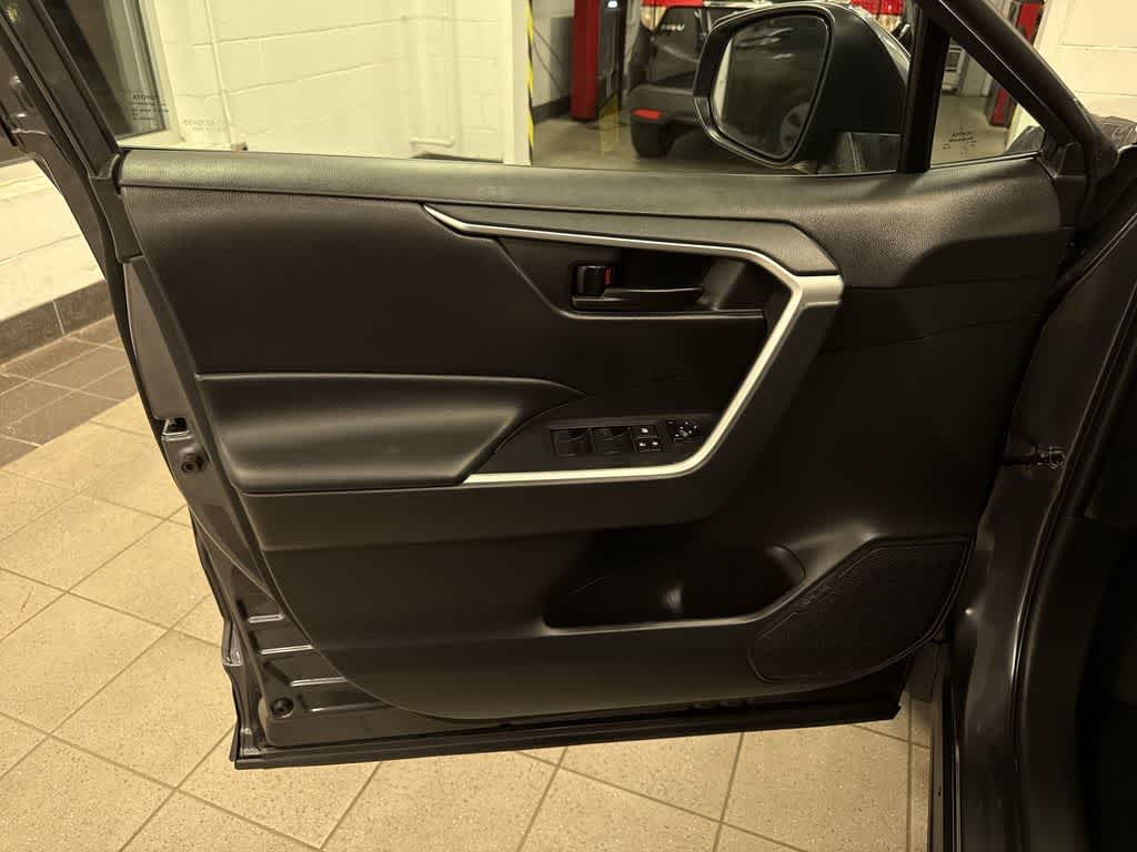 Toyota RAV4 LE 2023