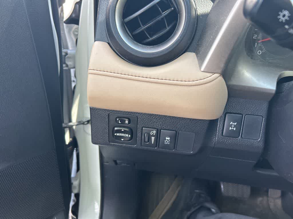 Toyota RAV4 XLE 2015