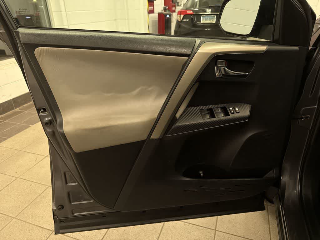 Toyota RAV4 XLE de 2014