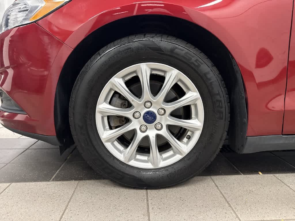 Ford Fusion S 2015