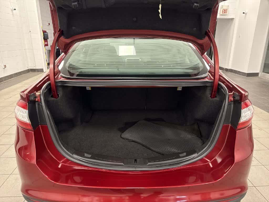 Ford Fusion S 2015