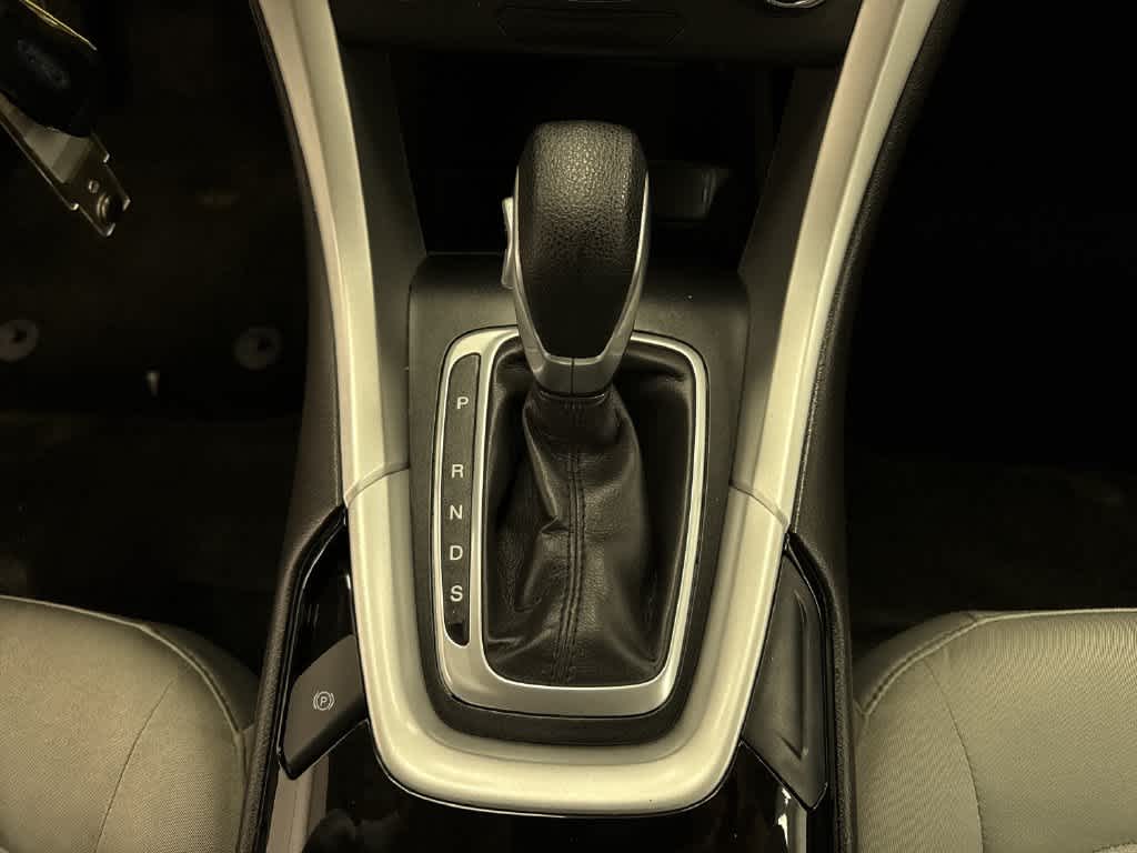 Ford Fusion S 2015