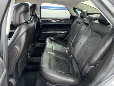 Lincoln MKZ de 4 puertas con tracción total, 2014