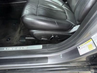 Lincoln MKZ de 4 puertas con tracción total, 2014