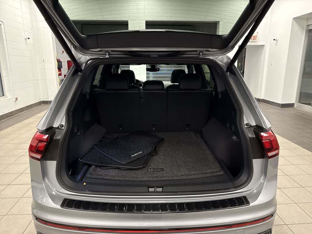 2022 Volkswagen Tiguan SE R-Line Black