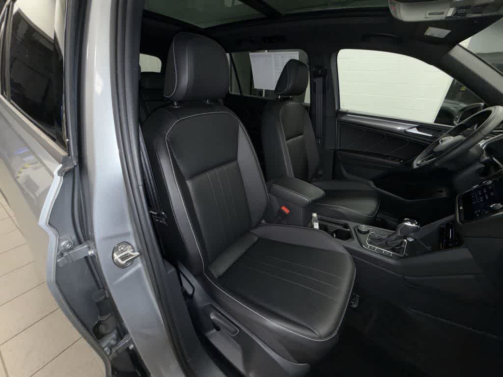 2022 Volkswagen Tiguan SE R-Line Black