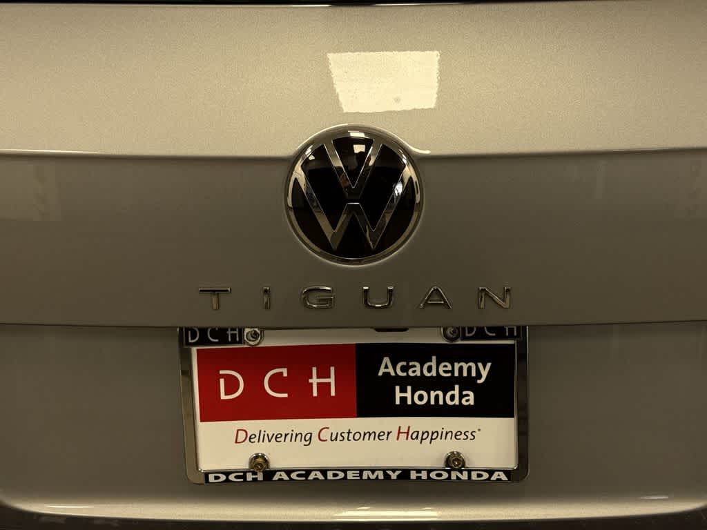 2022 Volkswagen Tiguan SE R-Line Black