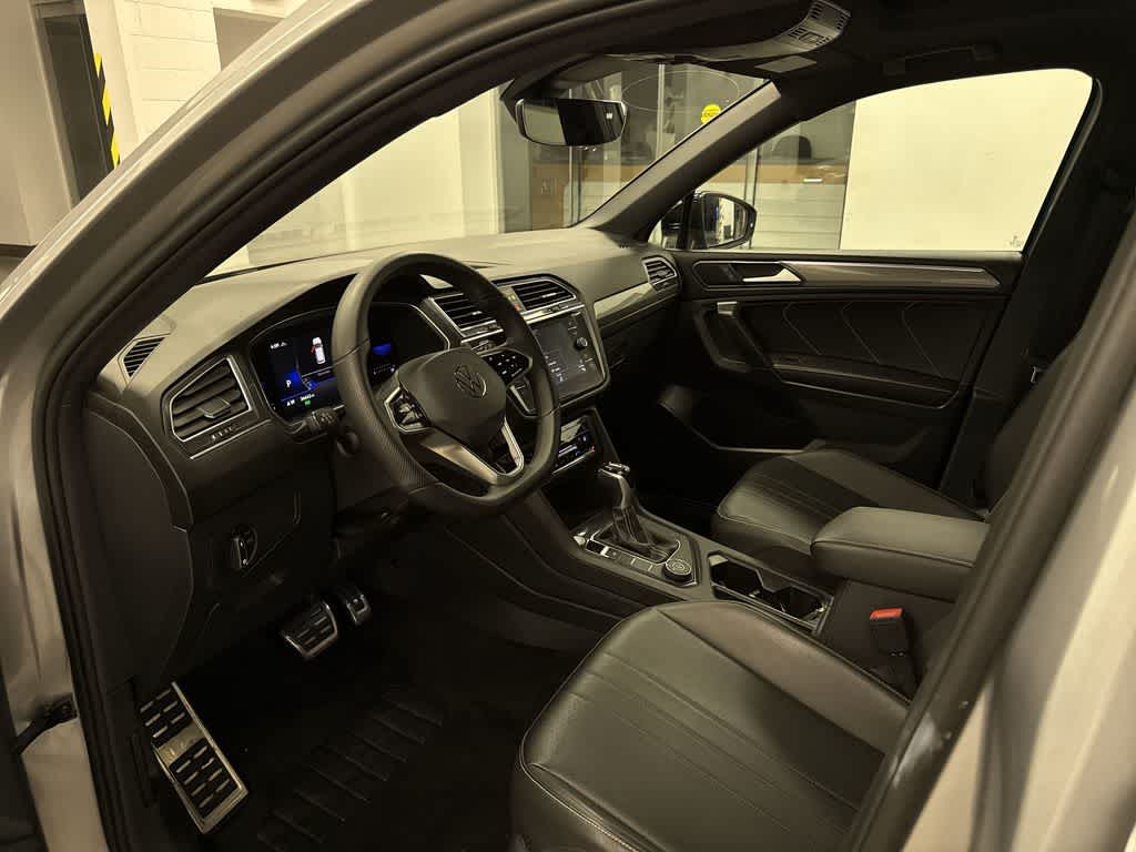 2022 Volkswagen Tiguan SE R-Line Black