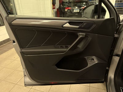 2022 Volkswagen Tiguan SE R-Line Black