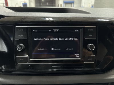 Volkswagen Taos S 2023