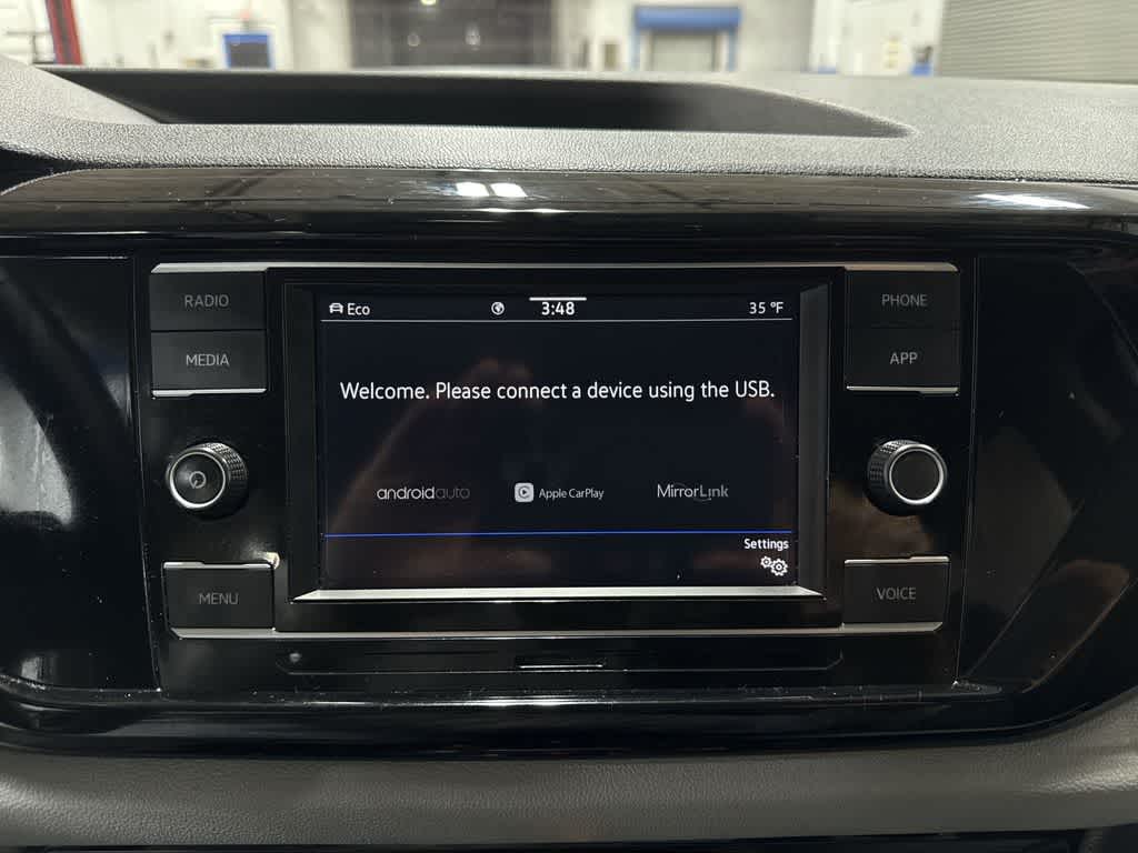 Volkswagen Taos S 2023