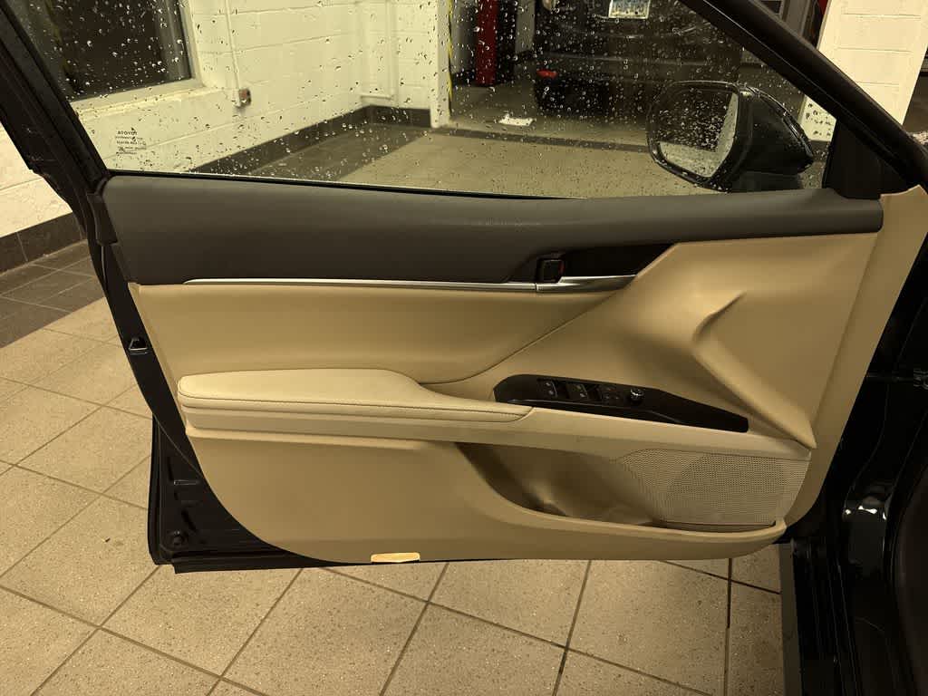 Toyota Camry XLE 2019