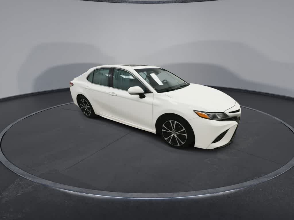 Toyota Camry SE 2018