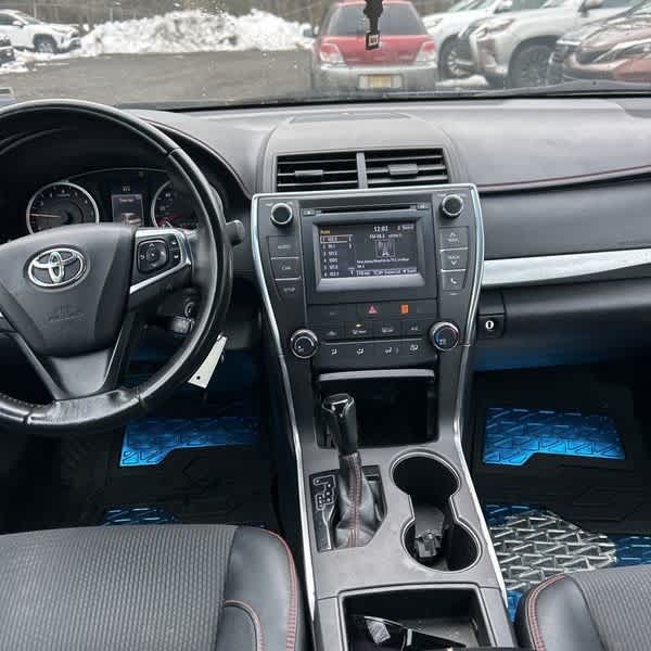 Toyota Camry SE 2016