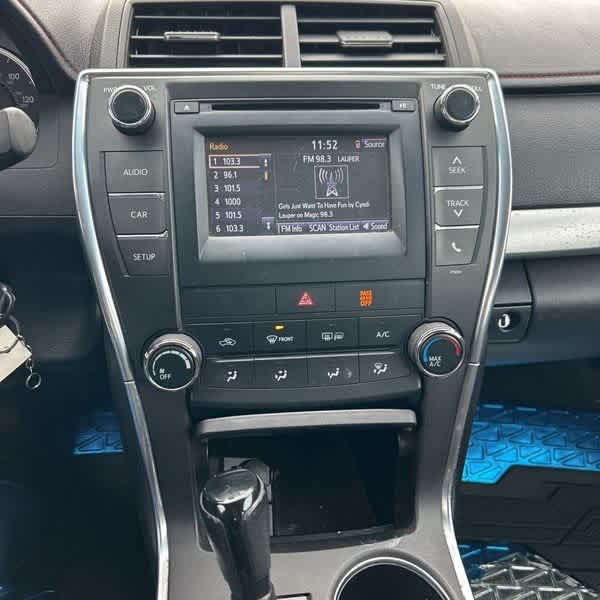 Toyota Camry SE 2016