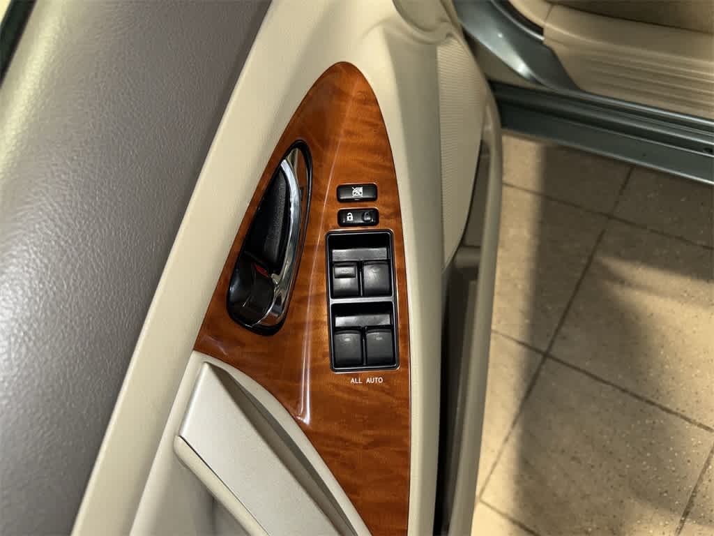 Toyota Camry XLE 2011