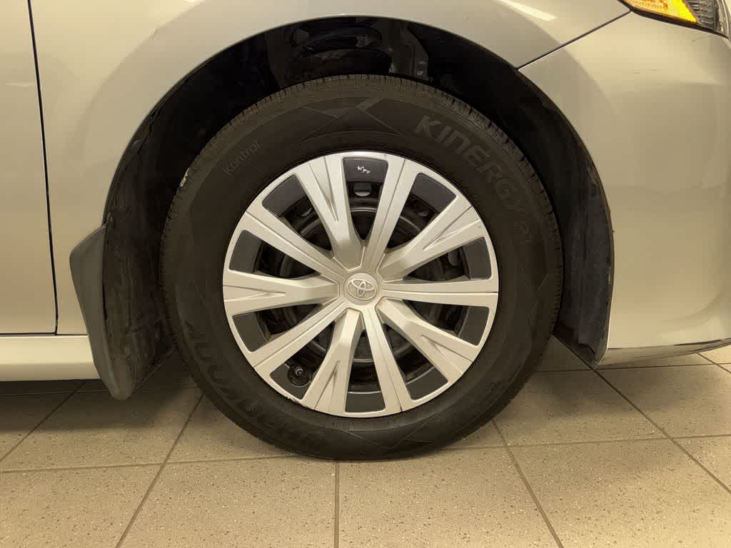 Toyota Camry Hybrid LE 2020