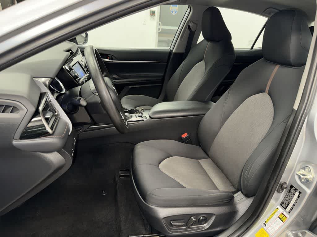 Toyota Camry Hybrid LE 2020