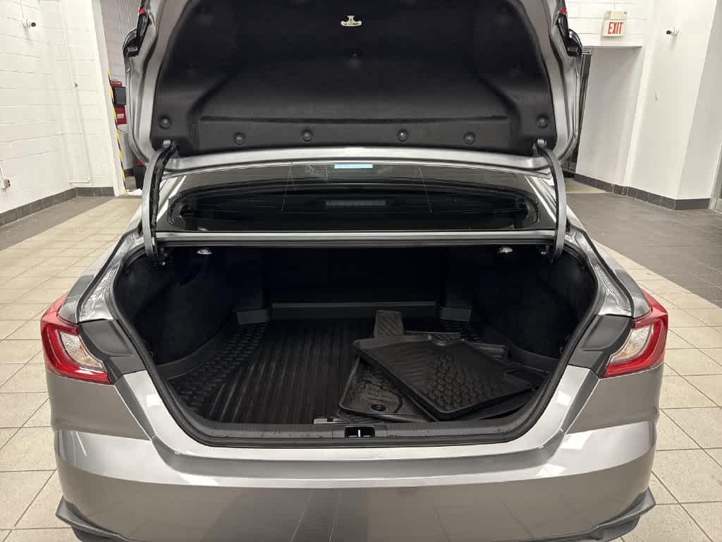 Toyota Camry SE 2026