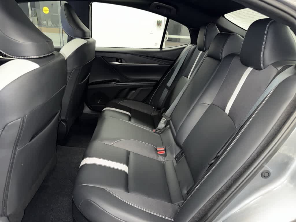 Toyota Camry SE 2026