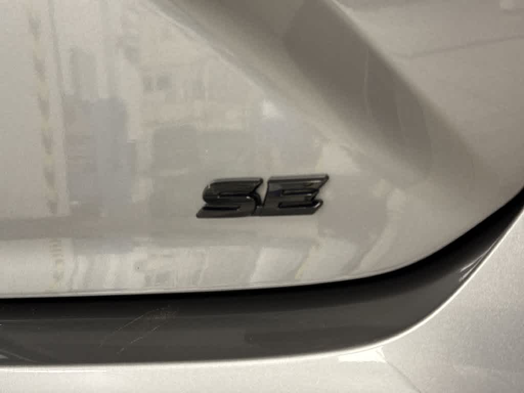 Toyota Camry SE 2026