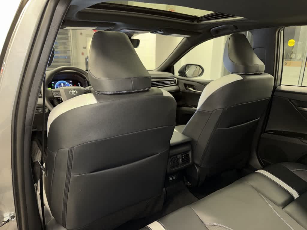 Toyota Camry SE 2026
