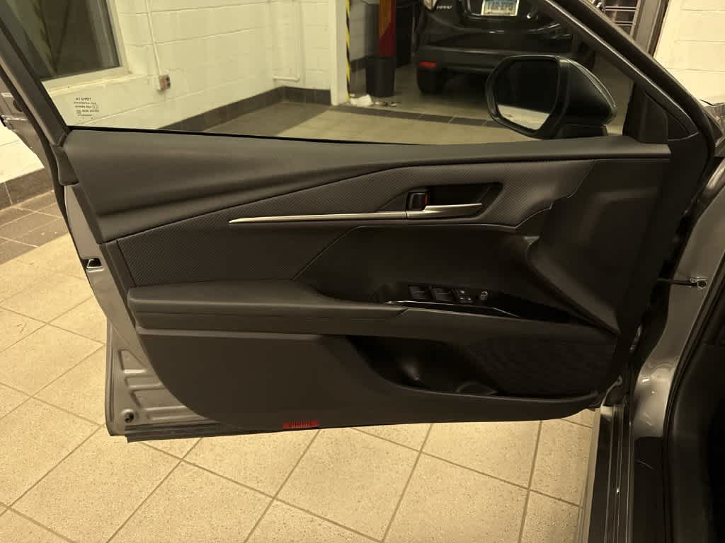 Toyota Camry SE 2026