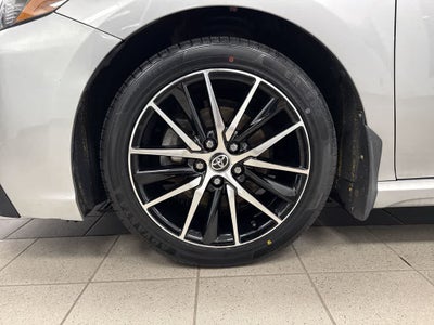 Toyota Camry Hybrid SE 2022