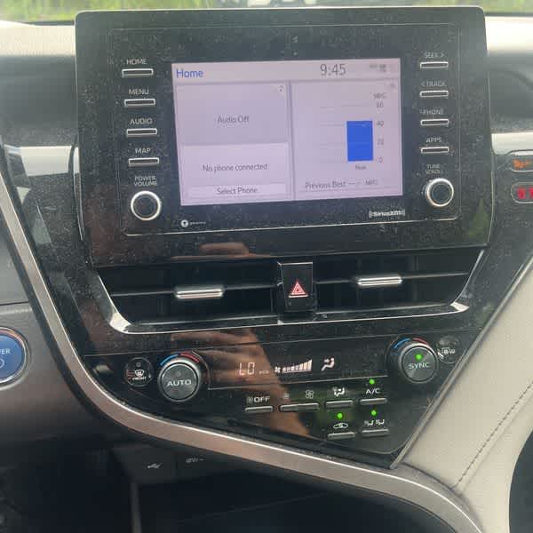 Toyota Camry Hybrid SE 2022