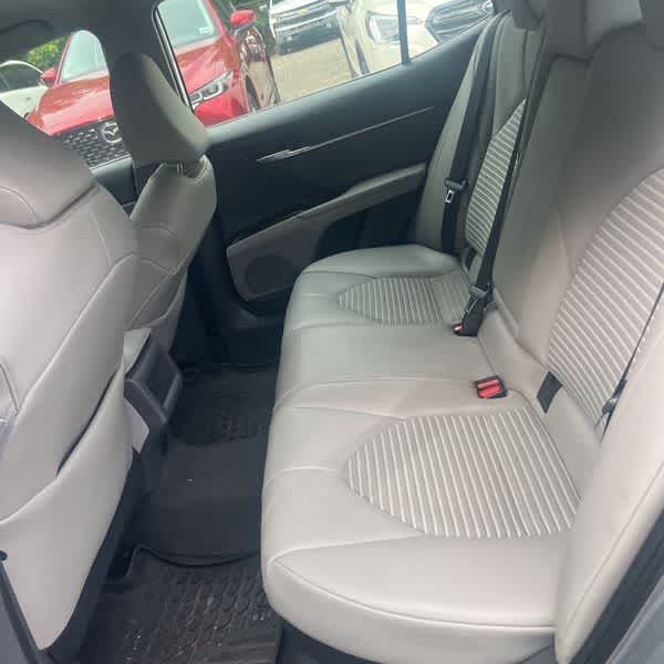 Toyota Camry Hybrid SE 2022