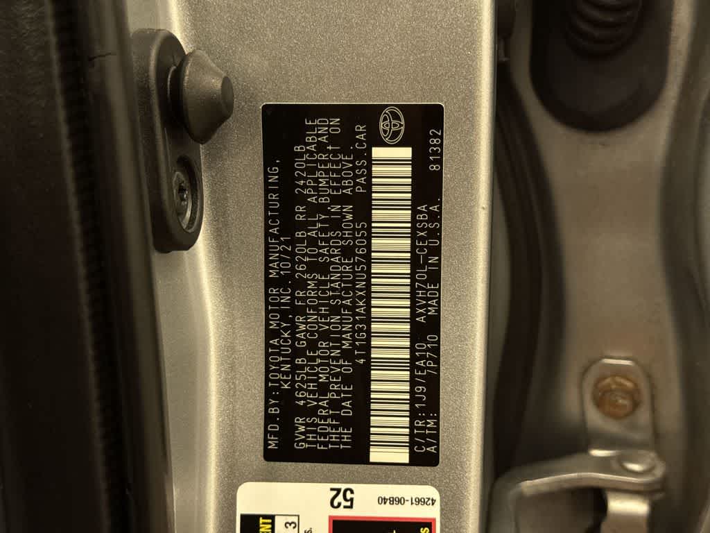Toyota Camry Hybrid SE 2022