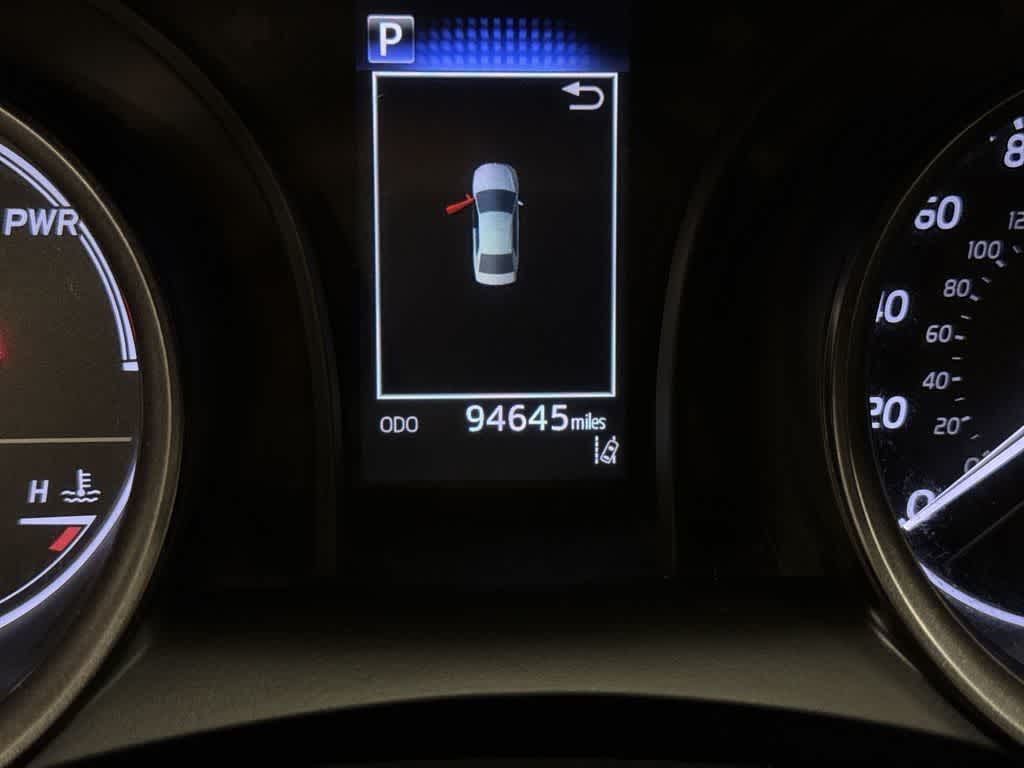 Toyota Camry Hybrid SE 2022