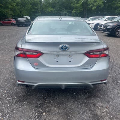 Toyota Camry Hybrid SE 2022