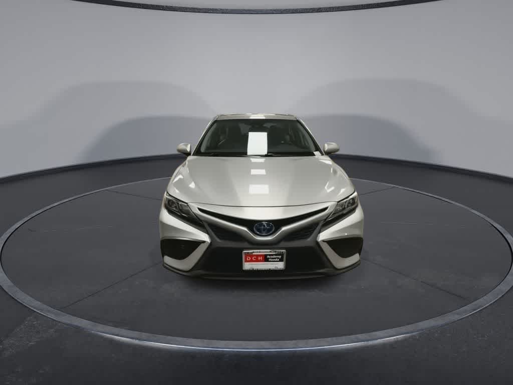 Toyota Camry Hybrid SE 2022