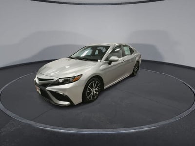 Toyota Camry Hybrid SE 2022