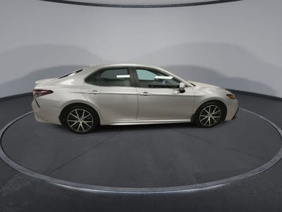 Toyota Camry Hybrid SE 2022