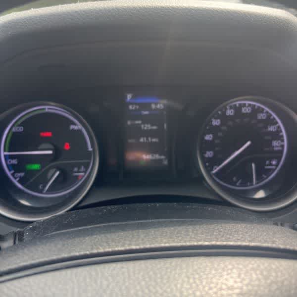 Toyota Camry Hybrid SE 2022