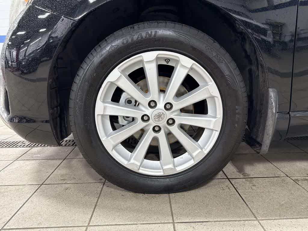 Toyota Venza LE 2012